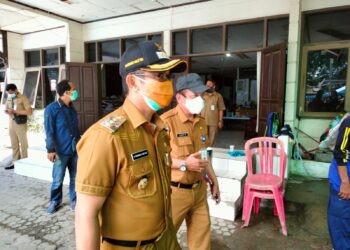 Bangun Dapur Umum Untuk Beri Makan Warga Isoman