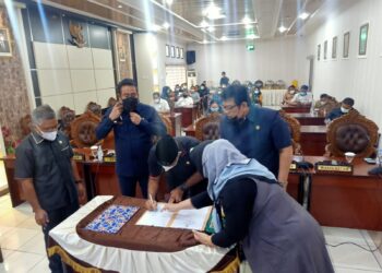 Sepakat, DPRD dan Pemkot Balikpapan Tandatangani  KUA-PPAS 2022