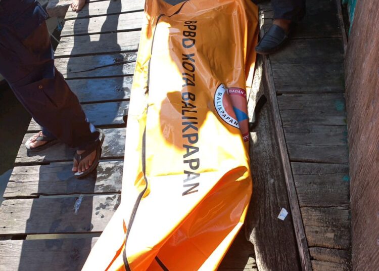 Heboh !!! Ada Mayat Mengapung Di Jembatan Manggar