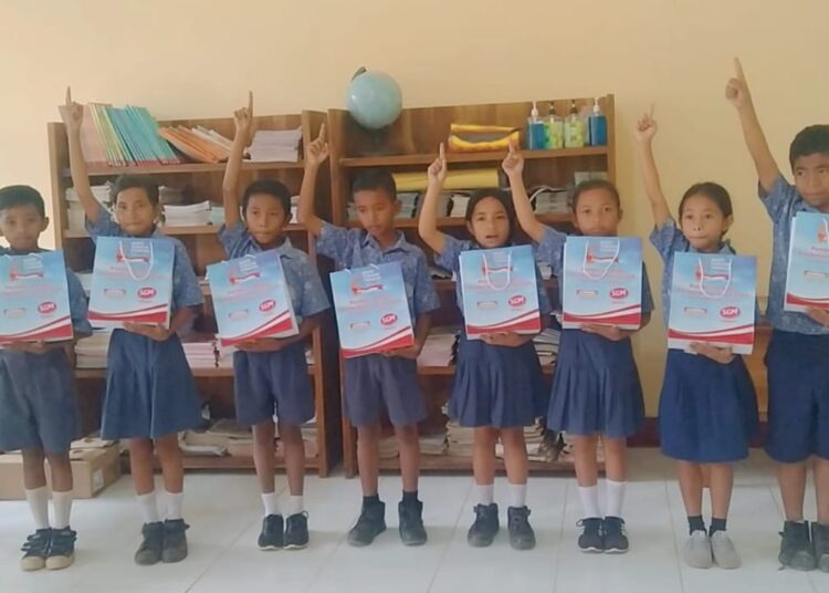 SGM Eksplor – Indomaret Salurkan Bantuan Pendidikan di 8 Kabupaten, Totalnya Mencapai Rp 3,5 Miliar