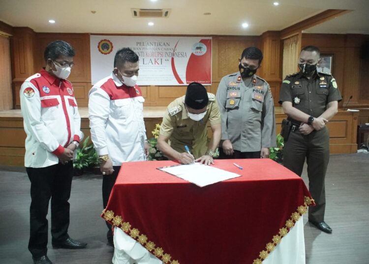 LAKI PPU Periode 2022-2024 Dilantik, Hamdam : Bantu Awasi Penggunaan APBD dan APBDes PPU