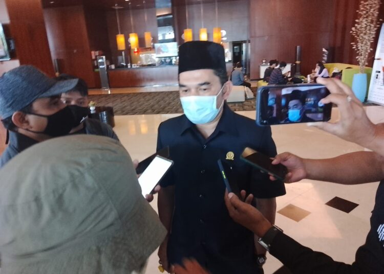 Dituding Korupsi Hingga Dilaporkan ke KPK, Hasanuddin Mas’ud : Kepala yang Gatal Kok Kaki yang Digaruk