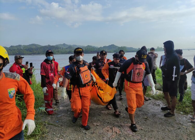 Hilang Dua Hari, Bocah 9 Tahun Ditemukan Mengapung Dekat Keramba di Sungai Mahakam