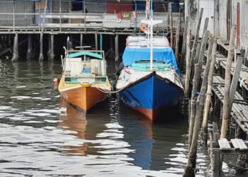 Diduga Tak Pasang Jangkar, Kapal Kayu Nelayan Dihantam Ponton