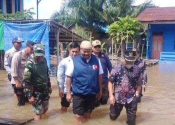 Turun Langsung, Pastikan Warga Terdampak Banjir Tak Kekurangan Bahan Makanan