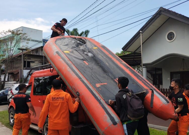 Terpeleset Saat Lempar Tali, ABK 49 Tahun Jatuh Dan Tenggelam di Sungai Mahakam