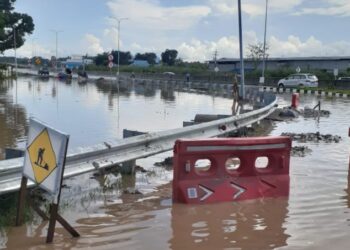 Hujan Deras, Tol Balsam Tergenang