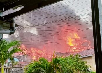 Tujuh Rumah di Sepinggan Hangus Terbakar Saat Hujan Deras