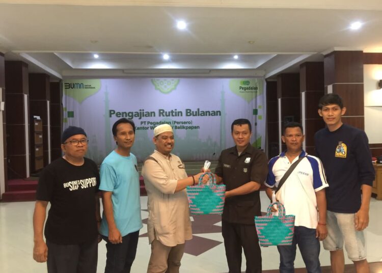 Tingkatkan Ketaqwaan Lewat Berkurban, Pegadaian Kanwil IV Balikpapan Bagikan 300 Kilo Daging Sapi