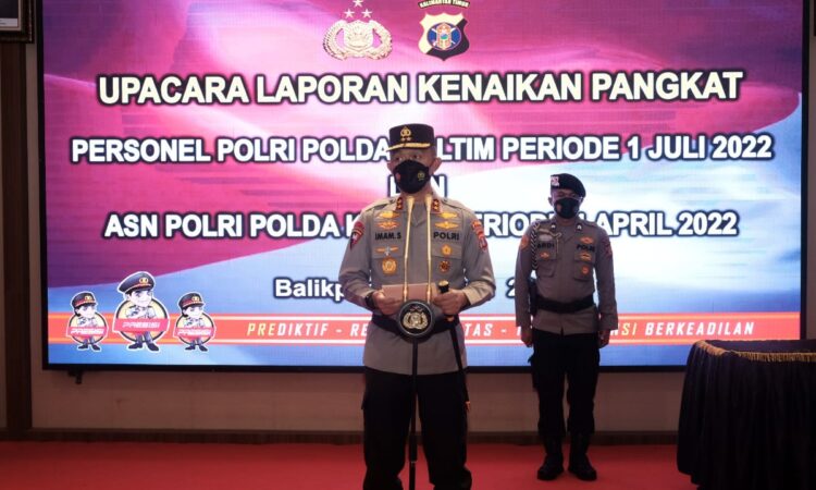 Ratusan Personel dan PNS di Lingkungan Polda Kaltim Naik Pangkat