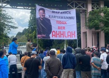 Nelayan Manggar Demo Pertamina, Soroti Pembuangan Lumpur di Laut