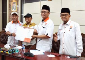 PKS Serahkan SK Calon Wawali Balikpapan