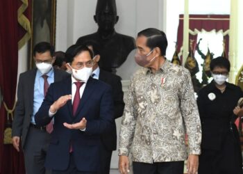 Presiden Jokowi Terima Kunjungan Menlu Vietnam, Bahas Perdagangan hingga Perundingan ZEE