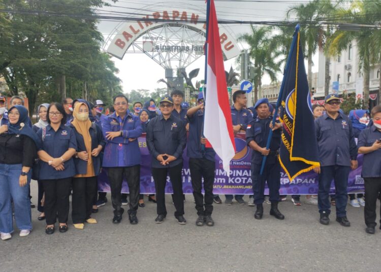 Ratusan Kader NasDem Balikpapan Upacara di Simpang 4 Balikpapan Baru