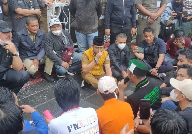 Ratusan Mahasiswa Balikpapan Demo Tolak Kenaikan Harga BBM di Balikpapan