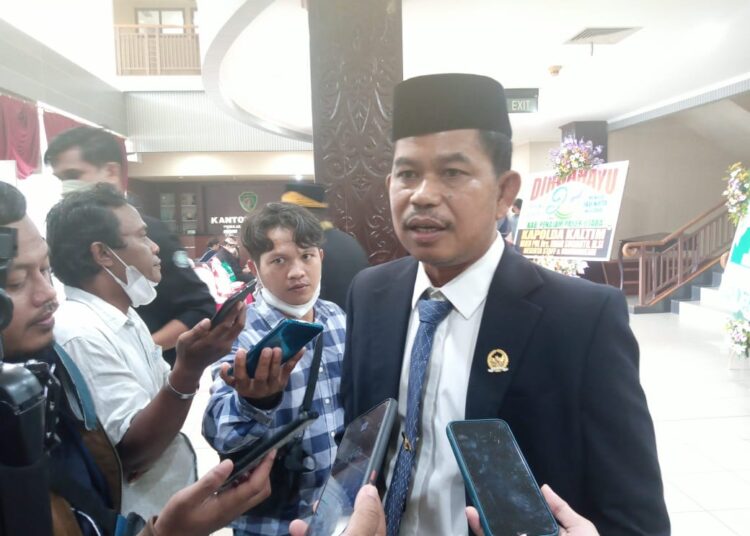 Legislator PPU Imbau Pengguna Atribut Keselamatan Penyeberangan