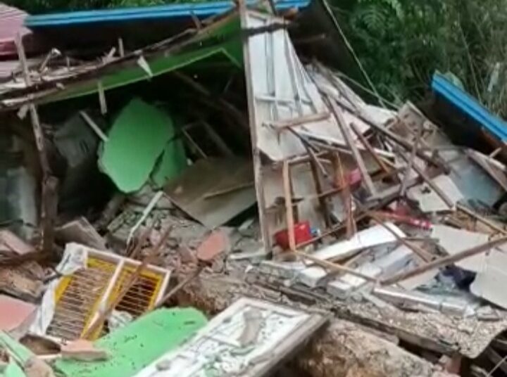 Tanah Bergeser Sebabkan Tiga Rumah Warga Balikpapan Utara Ambruk