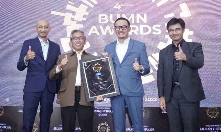 Terbaik !!! Pegadaian Raih Penghargaan Brand Equity dan ESG Excellence 2022