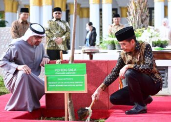  Jokowi dan Presiden MBZ Resmikan Masjid Raya Sheikh Zayed di Kota Surakarta