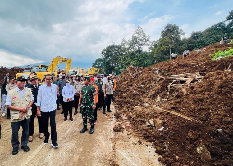 Jokowi Sampaikan Duka Cita atas Gempa di Cianjur dan Instruksikan Penanganan Korban