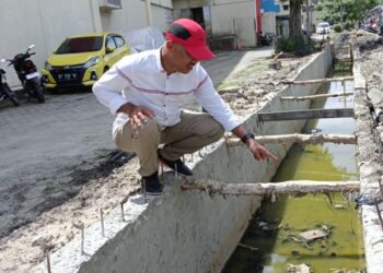 Budiono Temukan Proyek Perbaikan Drainase di Plaza Kebun Sayur Kurang Baik