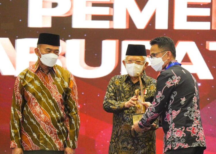 Balikpapan Terima Penghargaan Anugerah Revolusi Mental Tahun 2022 Kategori Pemerintah Kota