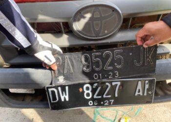 Gunakan Nopol Ganda Saat Antri BBM, Sopir dan Truk Diamankan