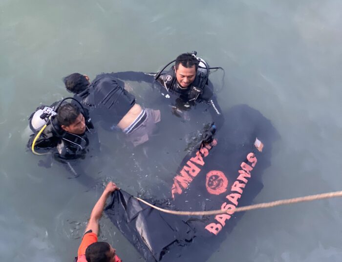 Mobil Terjun Bebas ke Laut, Tim SAR Temukan Satu Korban Meninggal