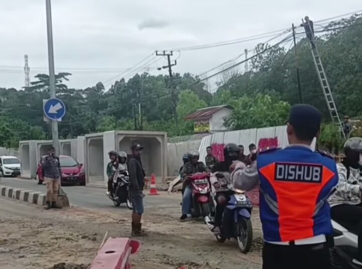 Jalan Depan Global Sport Balikpapan Ditutup 15 Hari