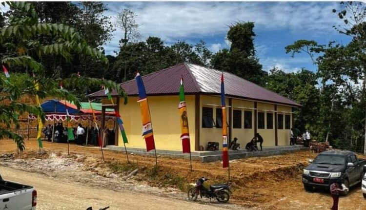 Hamdam Resmikan Sekolah Filial SDN 005 Penajam
