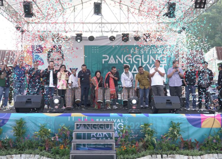 Erick Thohir Berbagi Kebahagiaan di Festival Panggung Rakyat BUMN