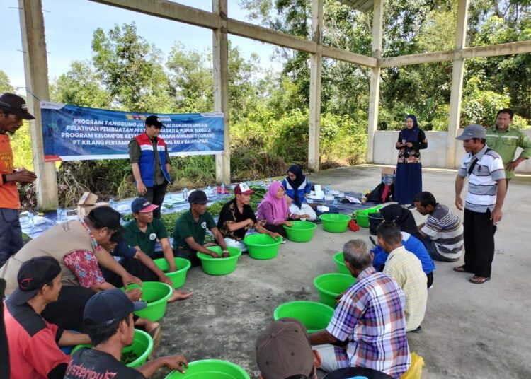 Gandeng Petani Minimalisir Penggunaan Pupuk Kimia, Pertamina Unit Balikpapan Adakan Pelatihan Pembuatan Pestisida Nabati dan Pupuk Biosaka
