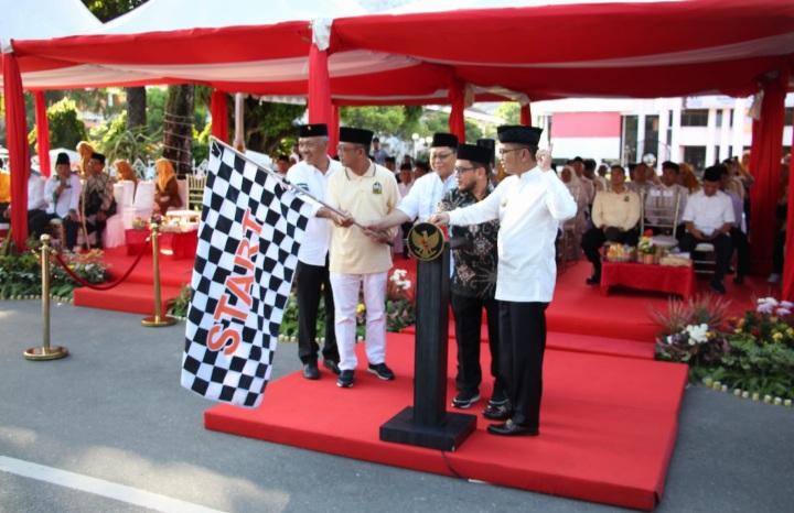 Wali Kota Balikpapan Rahmad Mas’ud Lepas Peserta Pawai Ta’aruf MTQ ke-44 Kaltim