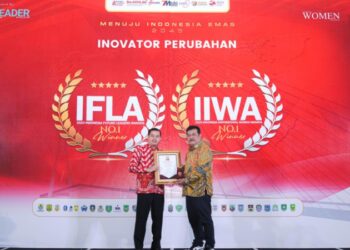 Abdulloh Dinobatkan Sebagai Inovator Perubahan di Ajang Indonesia Future Leaders Awards 2023