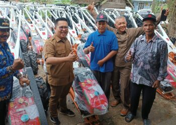 Dorong Kukar Swasembada Pangan, Rendi Salurkan Alsintan Untuk Gapoktan