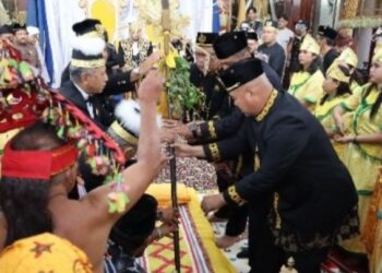 Hadiri Penutupan Erau Adat Pelas Benua, Edy : Dukung dan Lestarikan Tradisi Adat Budaya Kesultanan Kukar