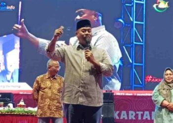 Edi Damansyah Rilis Buku Keduanya, Mengayuh Waktu Membangun Kutai Kartanegara