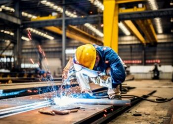 Distransnaker Kukar Berangkatkan 20 Peserta Pelatihan Welder di Batam