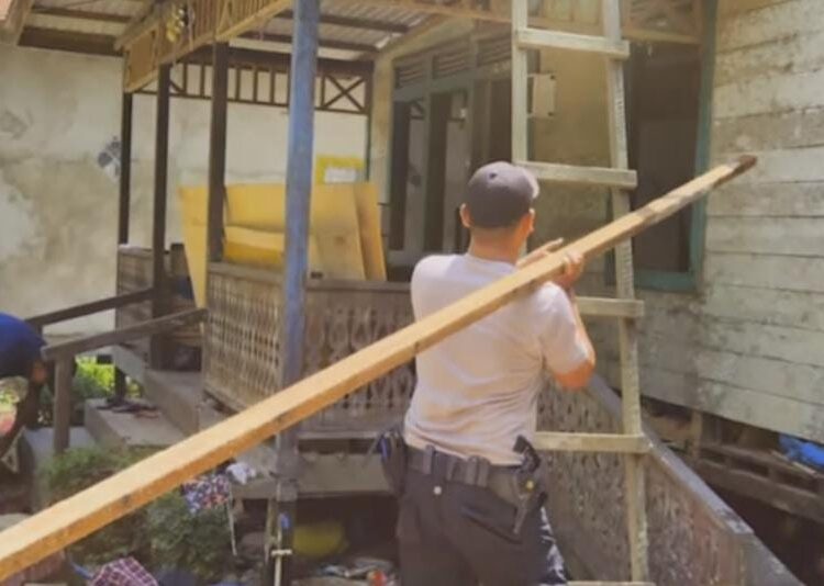 Bedah Rumah Warga Loa Janan Ulu