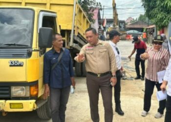 Seno Aji Tinjau Proyek Drainase Senilai Rp 6 Miliar di Loa Ipuh Kukar