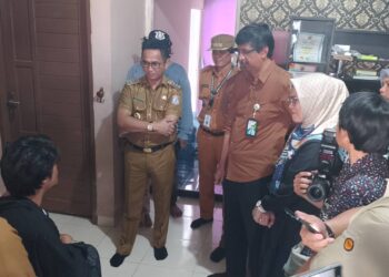 Rahmad Mas’ud Beri Santunan Anggota KPPS yang Alami Lakalantas