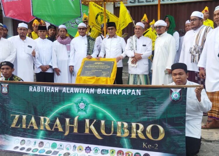 Sambut Ramadan 1445 Hijriah, Rahmad Mas’ud Bersama Puluhan Warga Balikpapan Lakukan Ziarah Kubro