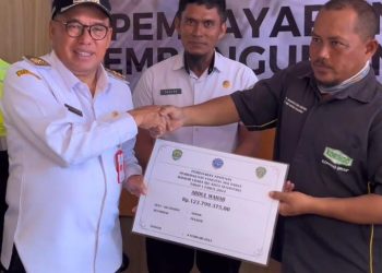 Pj.Bupati PPU Serahkan Ganti Rugi Proyek Pembangunan Bandara VVIP Tahap II