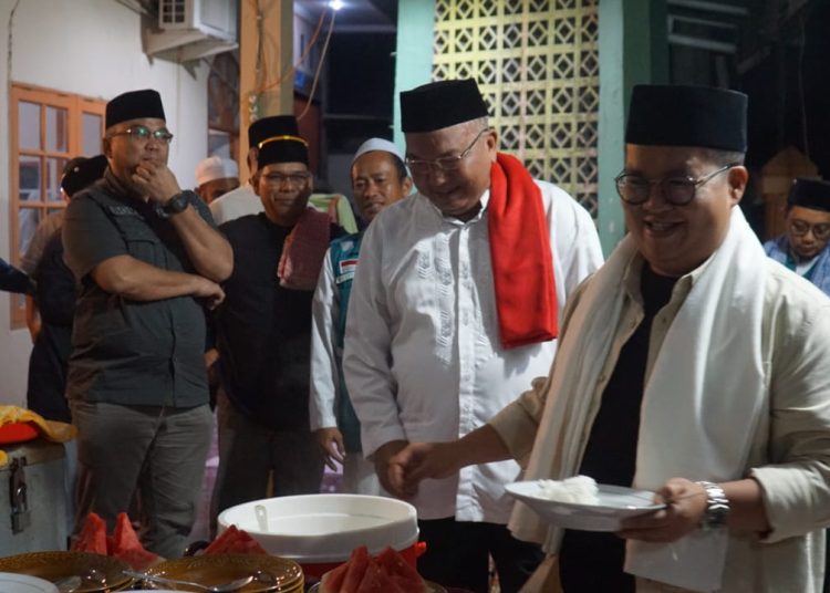 Merakyat, Rendi Sahur Bareng Masyarakat Marangkayu