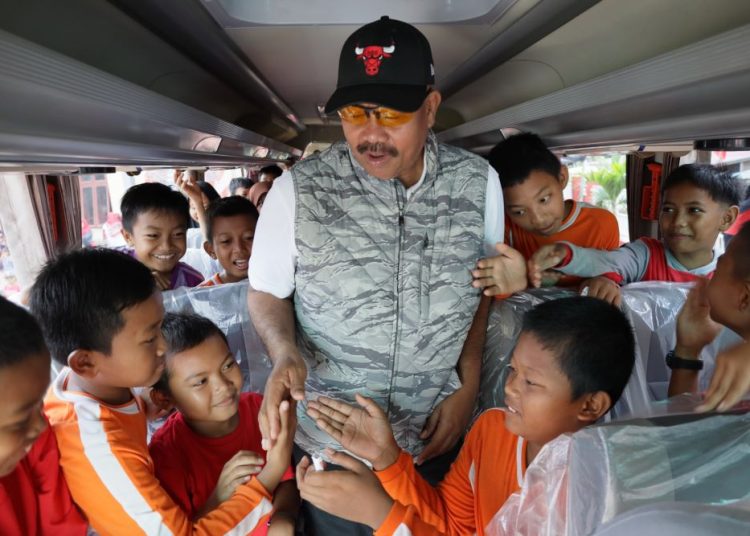 Mengurangi Kecelakaan dan Mendukung Pendidikan, Dishub Kukar Tambah 2 Bus Sekolah