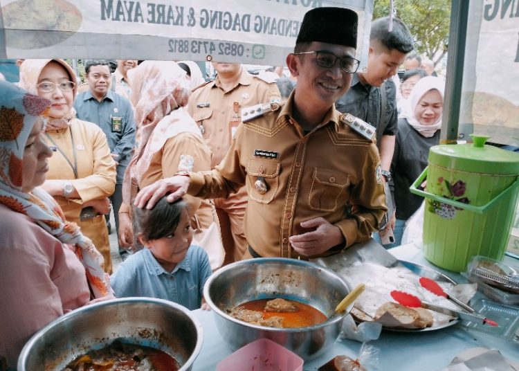 Pastikan Keamanan Makanan, Wali Kota Balikpapan Sidak Pasar Ramadan
