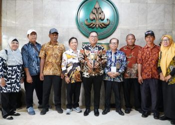Terima Penghargaan Adipura Sebagai Kado di HUT PPU Ke- 22