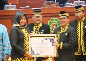 Momen Hari Jadi ke – 22, DPRD PPU Serahkan Sederet Piagam Penghargaan Capaian Kinerja