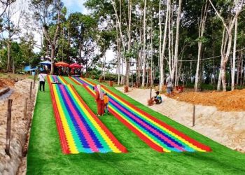 Emastri Park Batuah, Wisata Rainbow Slide Pertama di Kukar
