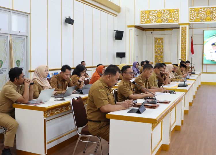 Pj Bupati Dorong Data Akurat dalam Rapat Atasi Pengangguran dan Miskin
